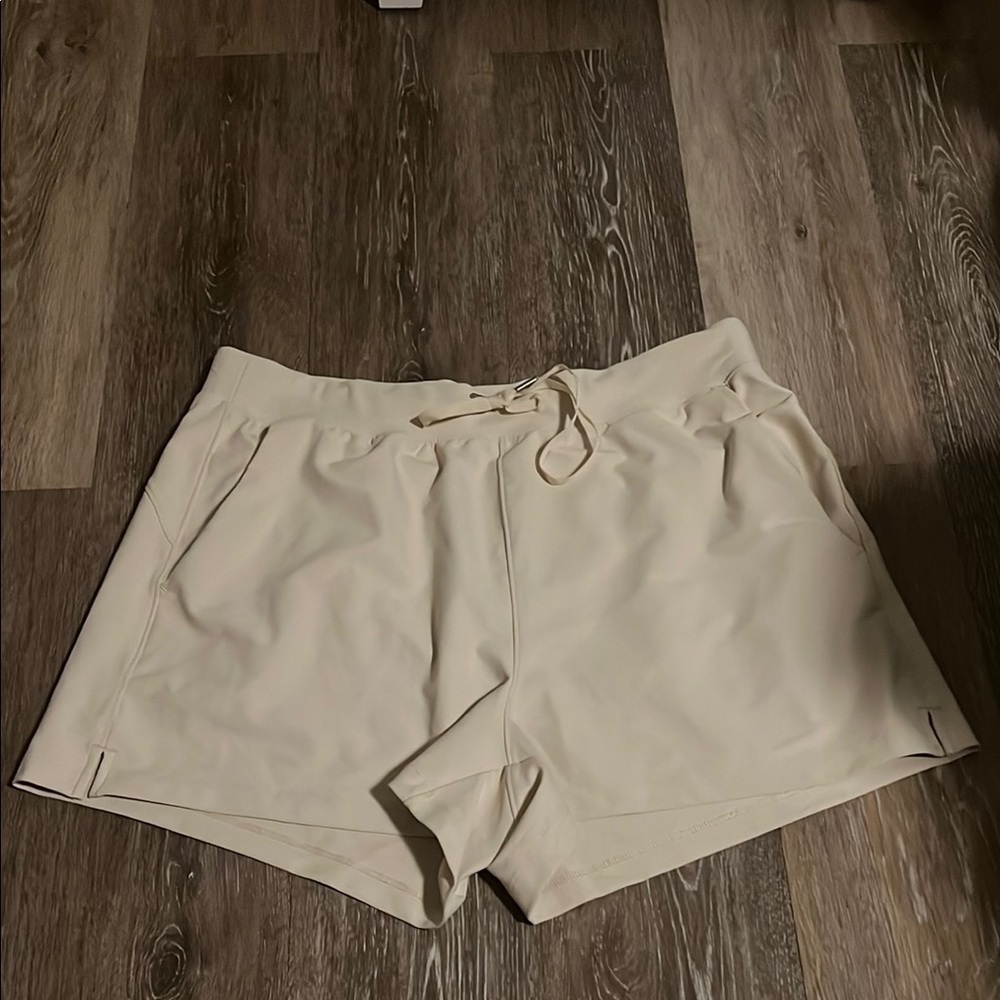 NWOT Old Navy Shorts